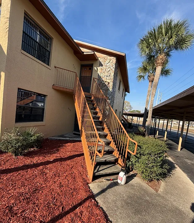 429 Manor Cir #1