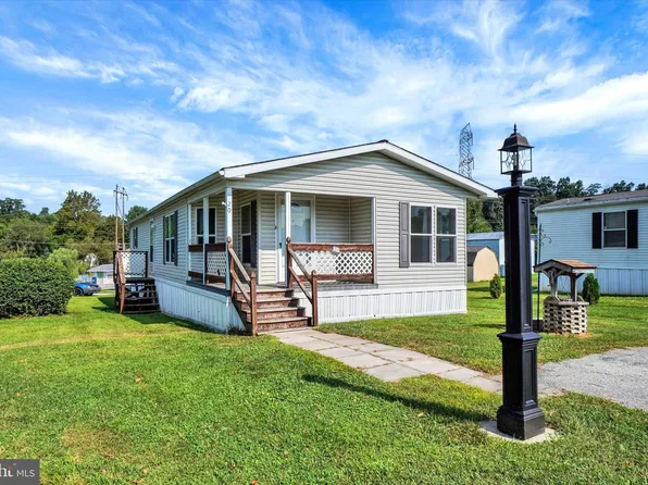 20 Chesapeake Ests, York, PA 17408