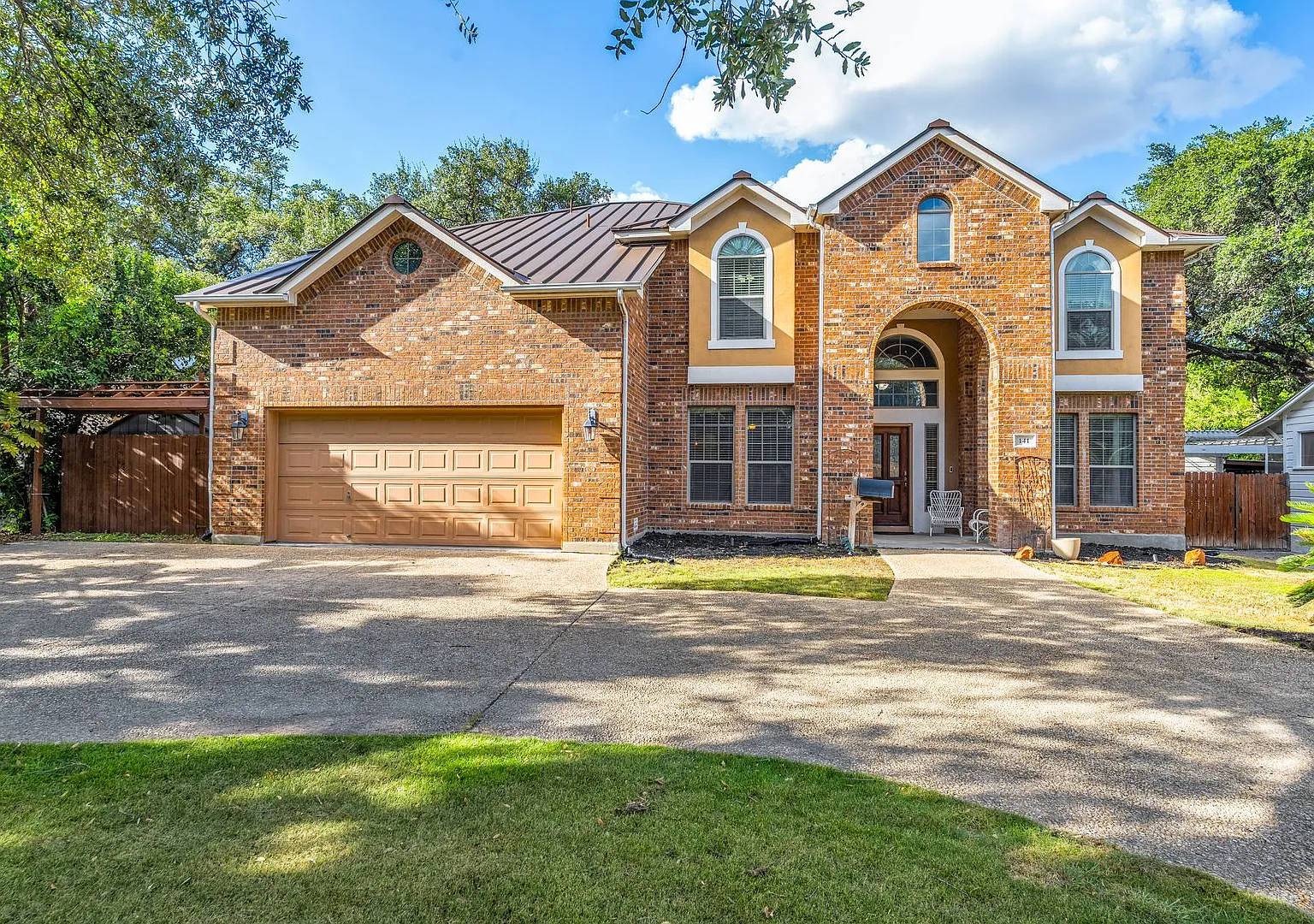 Welcome home to this 5-bedroom, 4-bathroom home in the heart of Alamo Heights — Photo 1