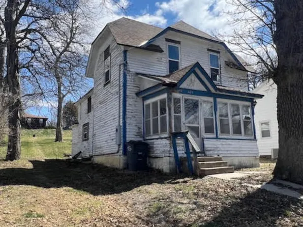 405 Park St, Oakland, IA 51560