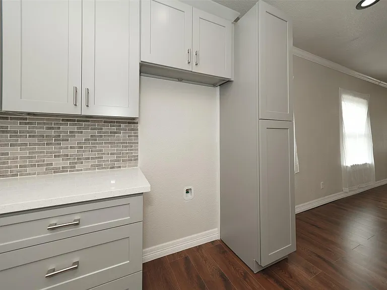9305 Kentshire Dr — Photo 14