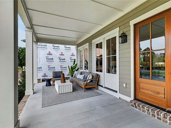 3rd image of 405 Reserve Way