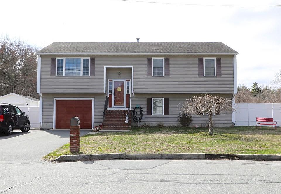 1st image of 219 Doreen St