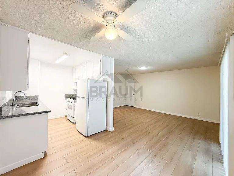 11007 Hartsook St #112 — Photo 10