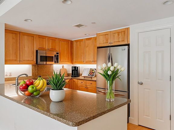 3rd image of 10 Bowdoin St Unit 304