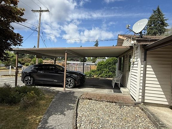 4th image of 10913 108th St SW