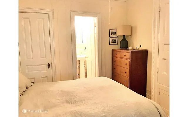 Rented by Douglas Elliman | media 26
