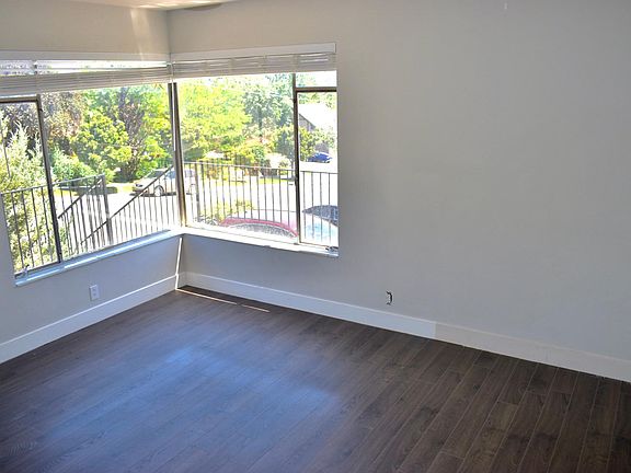 5th image of 517 N J St