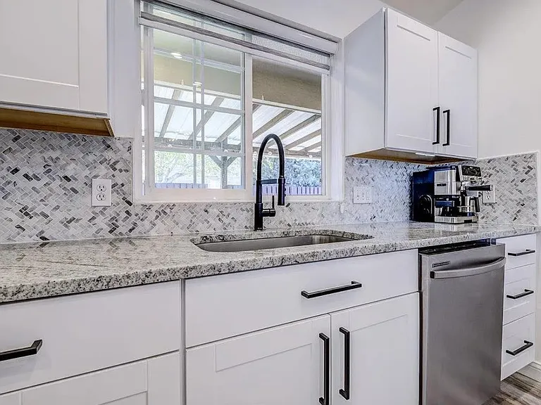 214 S Belfair Pl — Photo 5