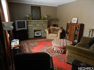 5th image of 4549 E 49th St