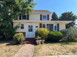 1539 Park Ave, Merrick, NY 11566