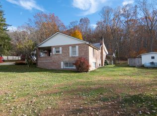 76 Redbud Ln, Hinton, WV 25951