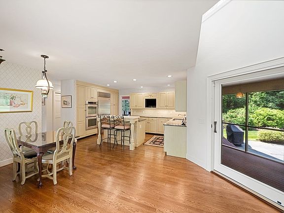 4th image of 18 Phillips Pond Rd #18