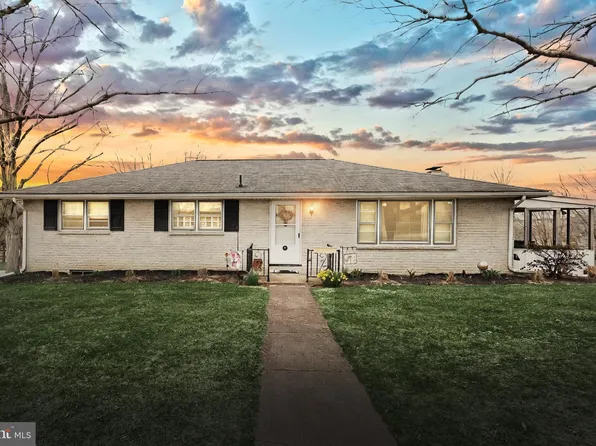 95 W Highland Ave, Spring Grove, PA 17362