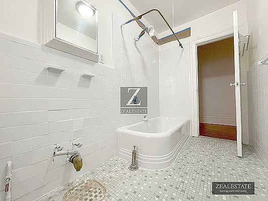 5th image of 882 Union St APT 1B
