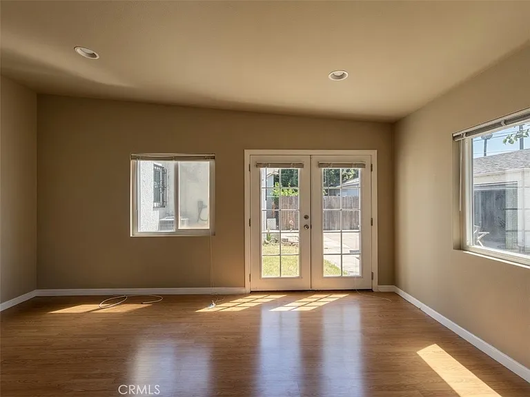 3907 Edgehill Dr — Photo 34
