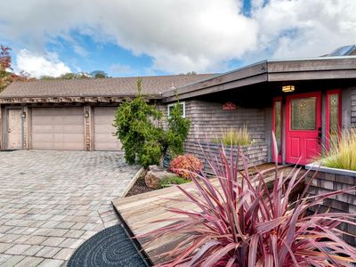 10 Robinhood Drive, Novato, CA, 94945
