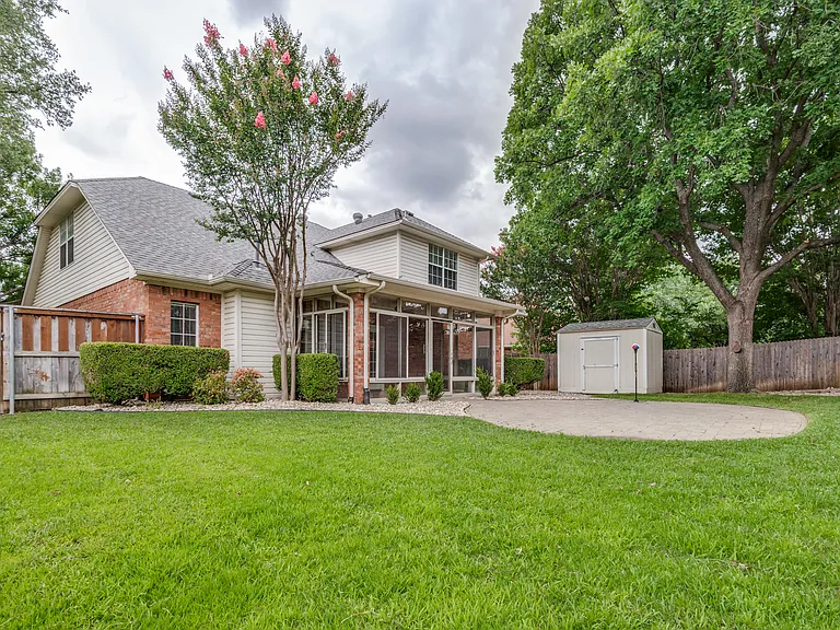 6137 Pebble Creek Dr — Photo 2