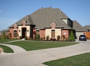 1241 River Chase Dr, Edmond, OK 73025