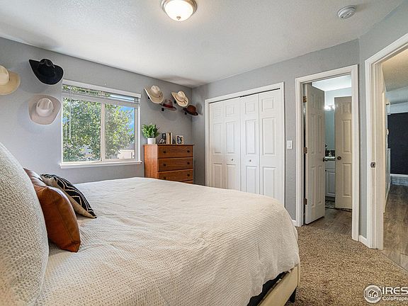 5th image of 2932 Park View Dr