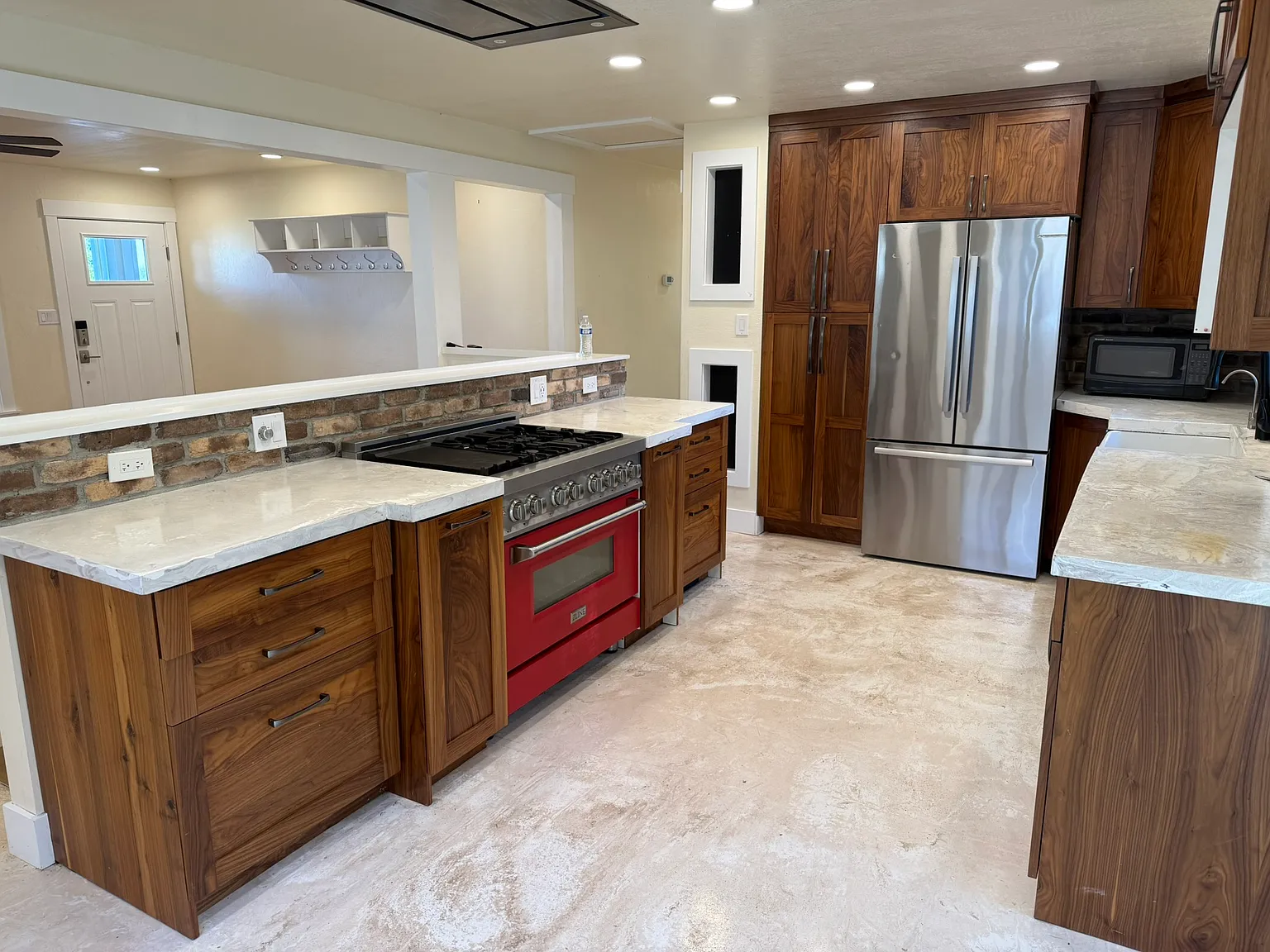 6 bed, 2600 sqft, $2,200 — Photo 4