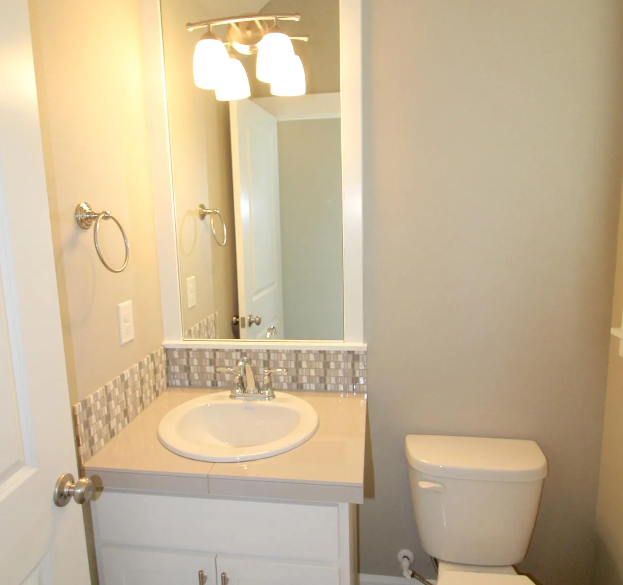 4 bed, 3.5 bath, 2410 sqft, $3,000 — Photo 3