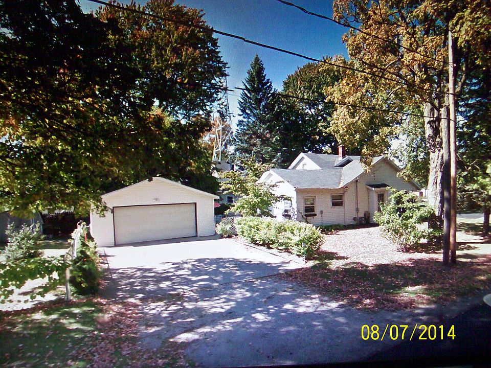 2nd image of 403 W Maple St