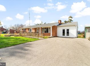 13824 Broadfording Church Rd, Hagerstown, MD 21740