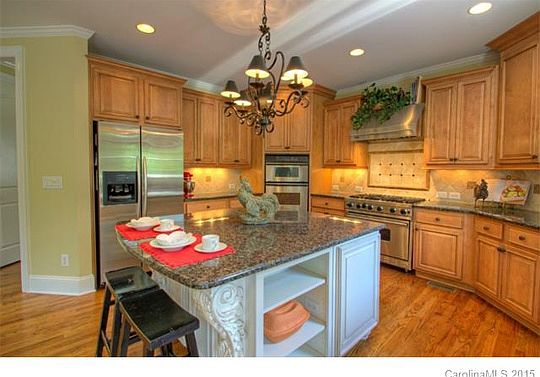 5th image of 7515 Meadowgate Ln