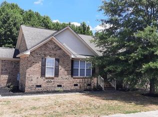 1112 Old Village Rd, Greenville, NC 27834