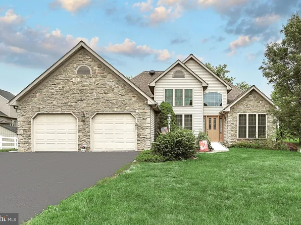 19 Parkview Dr, Seven Valleys, PA 17360