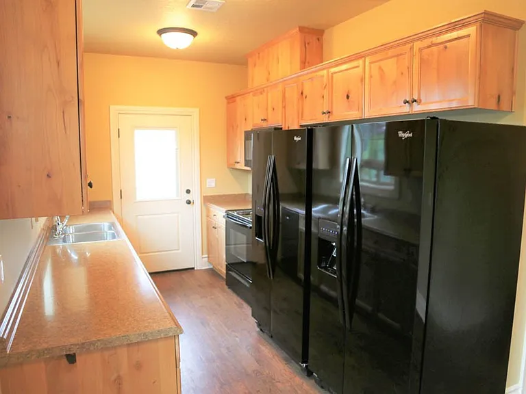 2941 SW Morris Ave — Photo 3