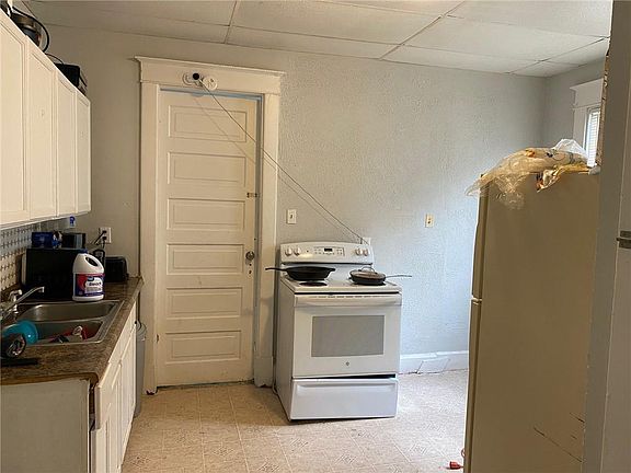 4th image of 642 Eugene St
