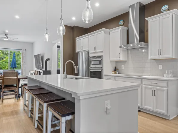 1762 Flora Ln, Charlottesville, VA 22911