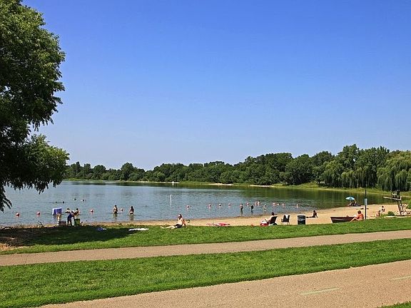 Lake Nokomis Beach