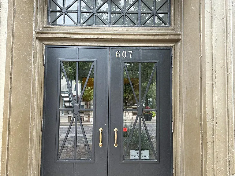 607 E 5th St #4 — Photo 3