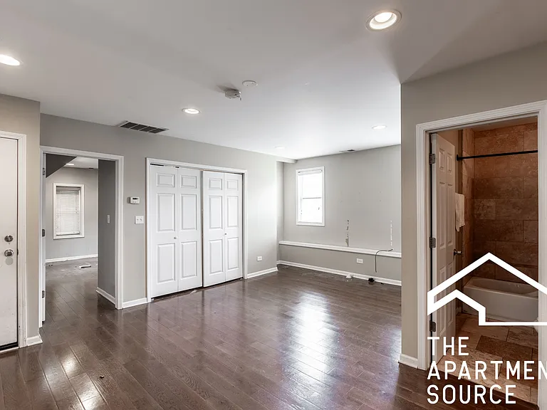 1530 N Greenview Ave #1F — Photo 9