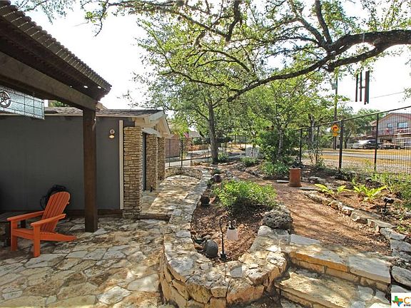 4th image of 1455 Skyline Dr