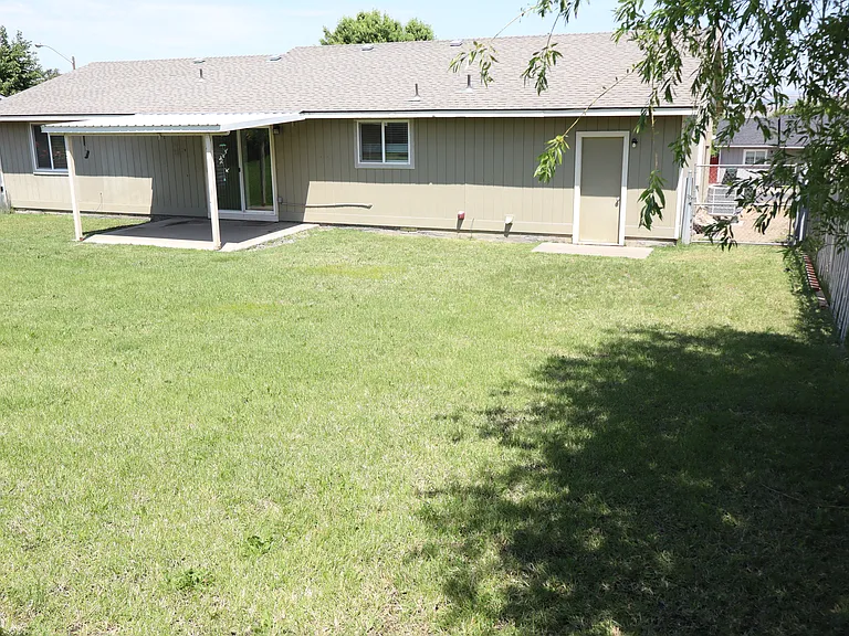 220 Pierce Ave — Photo 20