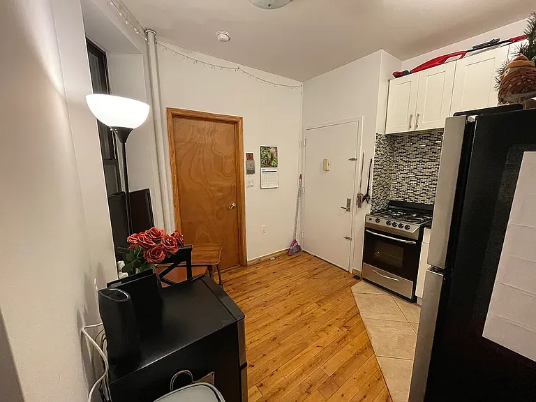 495 9th Ave #3A — Photo 3