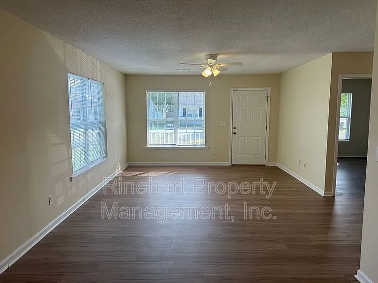 1033 Park Meadow Dr — Photo 3
