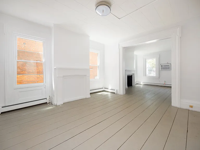 29 Delano St #1 — Photo 10