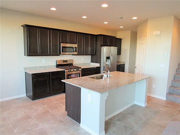 4th image of 9262 Blue Agate St