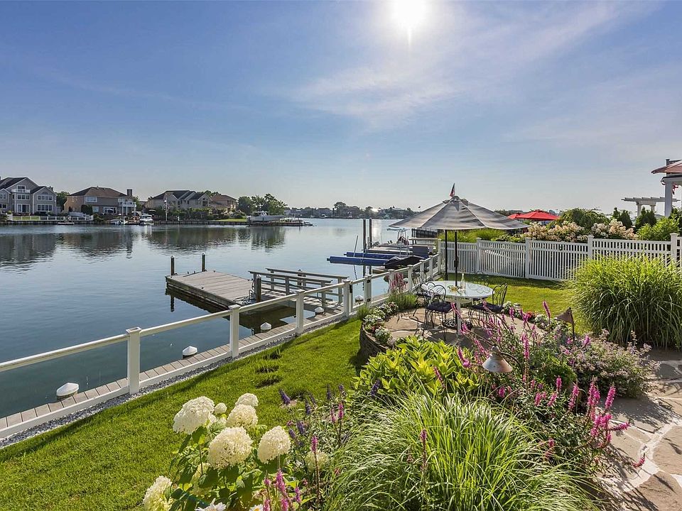 1st image of 39 Crescent Cove Cir