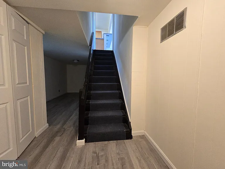 11 Glenwood Dr — Photo 44