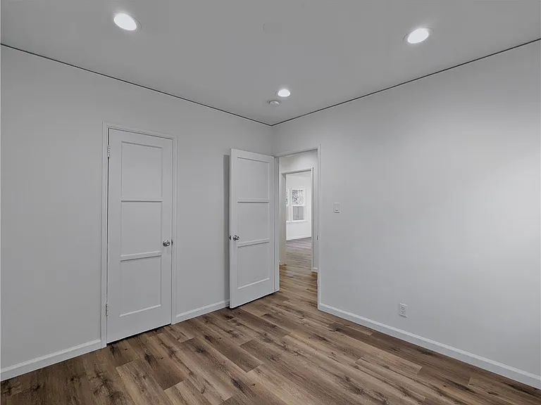 10931 Whipple St — Photo 11