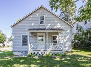 1074 Lakeview St, Waterford, MI 48328