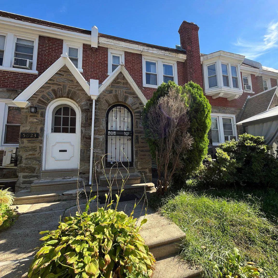 4 bed, 2.0 bath, 1472 sqft, $2,400 — Photo 1