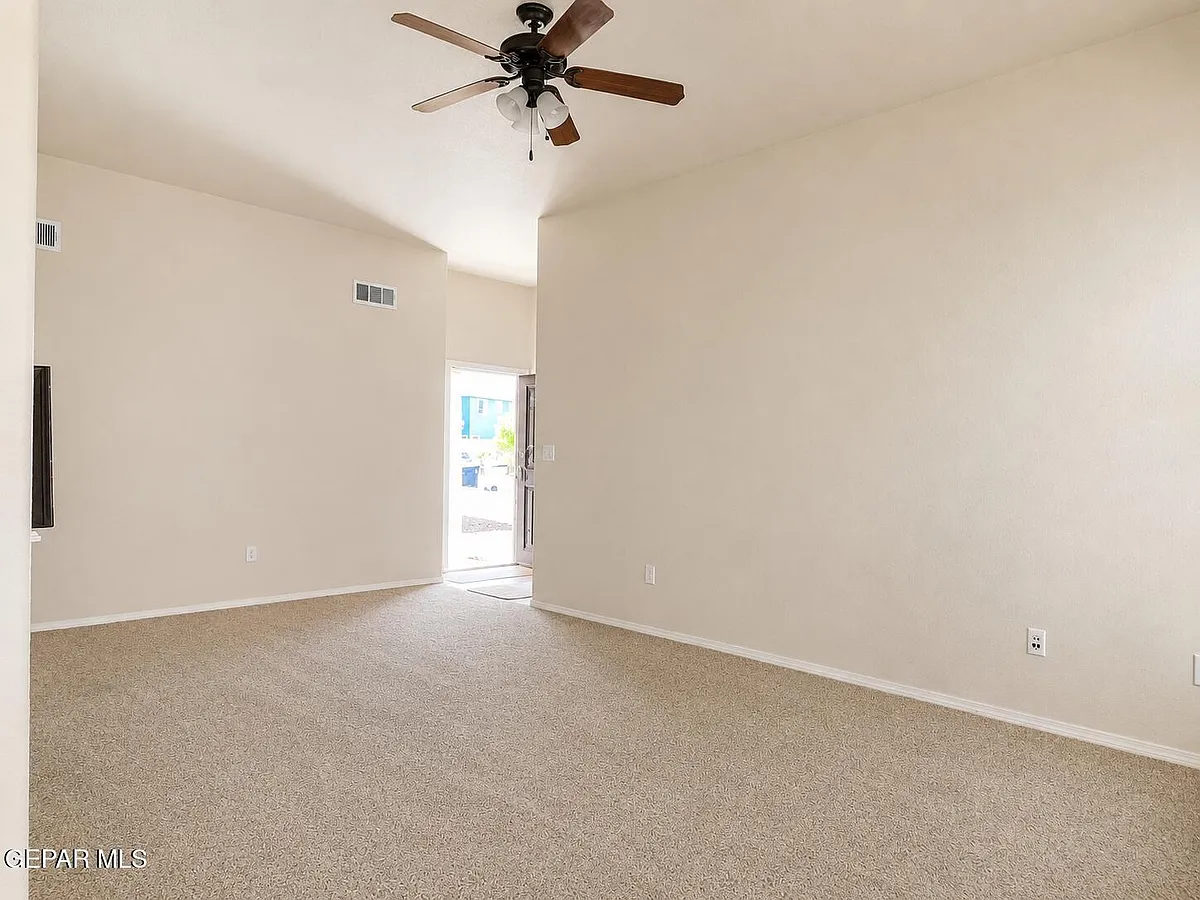 Building Photo - 12871 Hidden Grove Dr