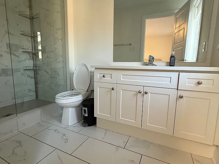 209 The Donway E — Photo 22